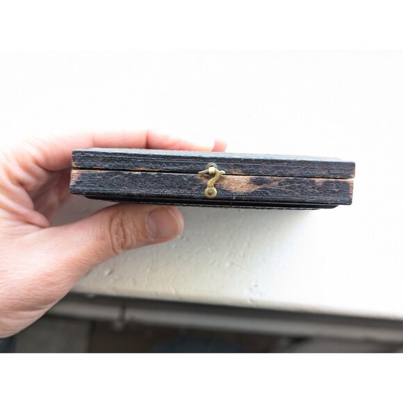 1850s Early Portrait Ambrotype of a man, 6th plate Victorian collodion positive - Picture 8 of 10